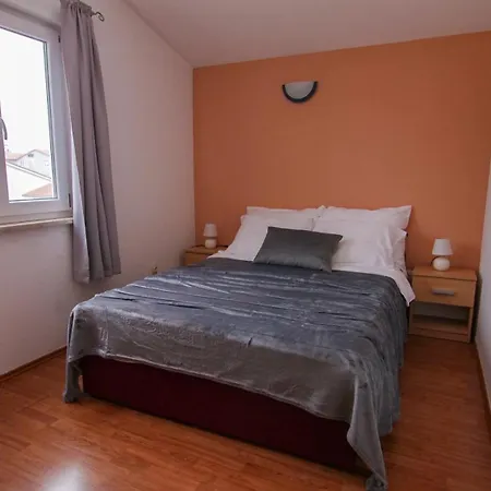 Jacqueline 아파트